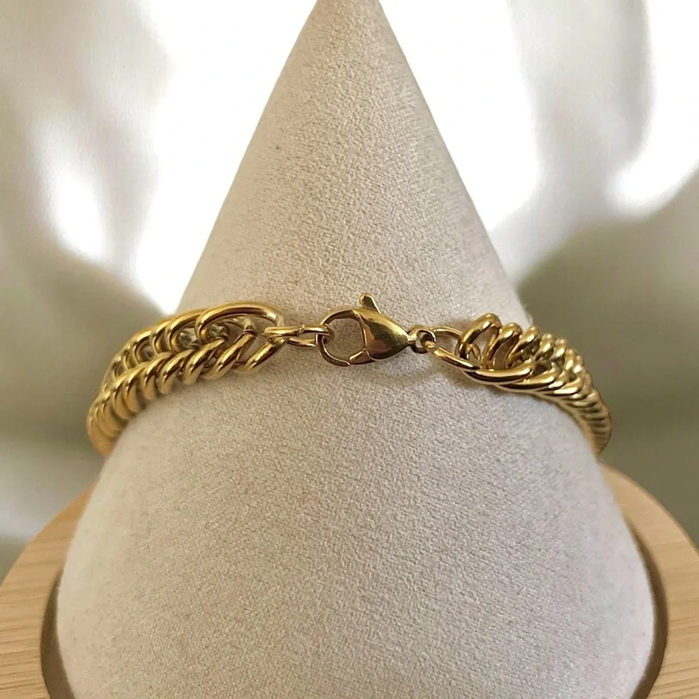 14k gold plated 9 inch long and 7mm width men’s bracelet